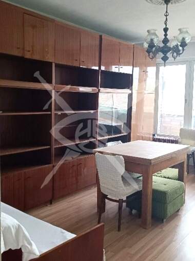 Vânzare - Apartament în Karnobat,  Burgas