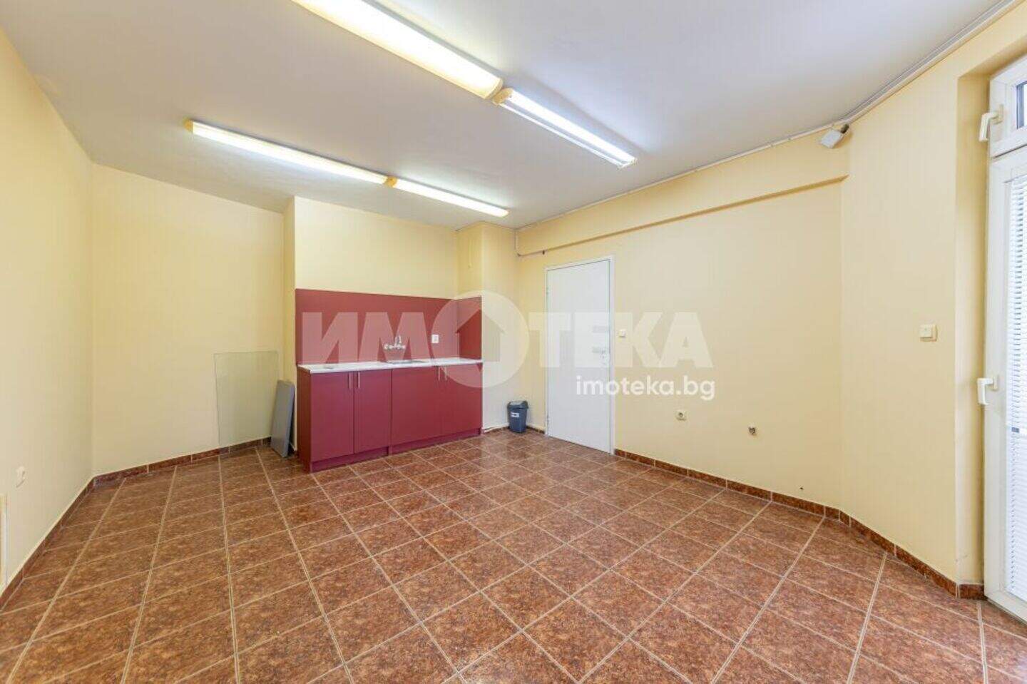 Офис в ЖП Гара, Варна – снимка 4