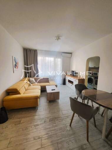For rent - Apartment in Kolhozen pazar,  Varna