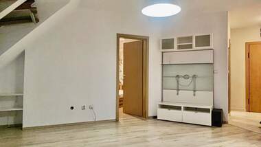 Închiriere - Apartament în Mladost-2,  Sofia