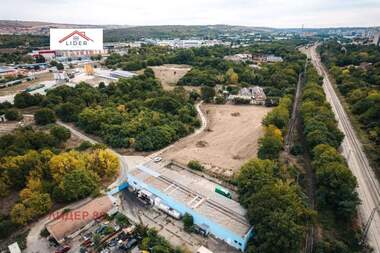 Vânzare - Teren de construcții în Industrialna zona - Zapad,  Pleven