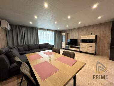 Închiriere - Apartament în Lazur,  Burgas