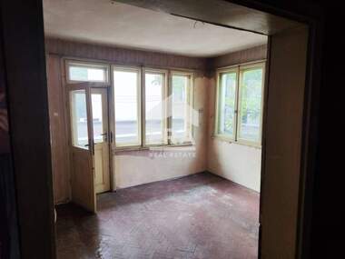 Verkauf - Etage von Haus in Zentar,  Iambol