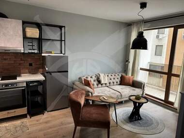 Închiriere - Apartament în Pobeda,  Varna