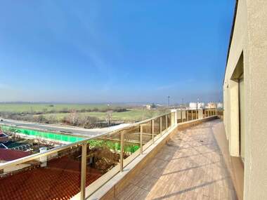 Închiriere - Apartament în Sarafovo,  Burgas