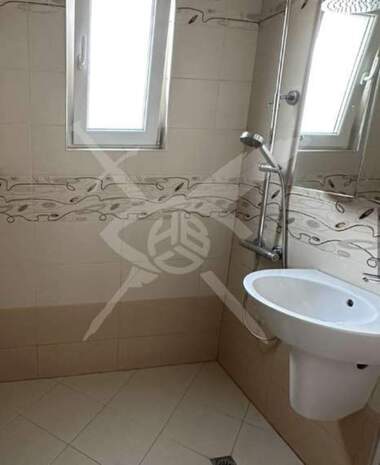 Închiriere - Apartament în Karlovo,  Plovdiv