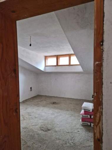 Vânzare - Apartament în Kemera - hudojnik,  Vrața