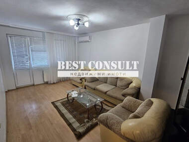 Închiriere - Apartament în Văzrajdane,  Ruse