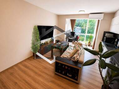Verkauf - Wohnung in Pojarnata,  Schumen