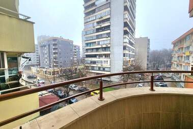 For sale - Apartment in Vazrajdane,  Ruse