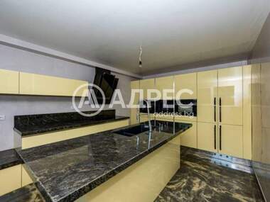 Vânzare - Apartament în Sădiîski,  Plovdiv