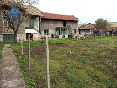 Продажба - Къща в Комарево,  Плевен