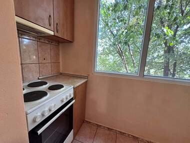 Închiriere - Apartament în Izgrev,  Burgas