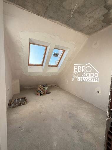 Vânzare - Apartament în Jeleznik-iztok,  Stara Zagora