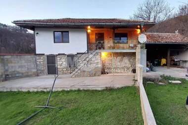 For sale - House in Cherni Vrah,  Shumen