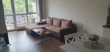 Închiriere - Apartament în Mladejki hălm,  Plovdiv