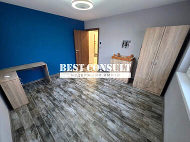 Închiriere - Apartament în Center,  Ruse
