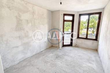 Продажба - Апартамент в Зорница,  Бургас