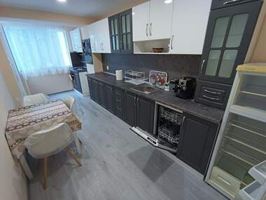 Închiriere - Apartament în Zornița,  Burgas