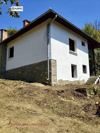 Vânzare - Casă în Aprilți,  Lovece
