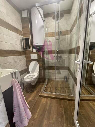 Închiriere - Apartament în Țveten kvartal,  Varna