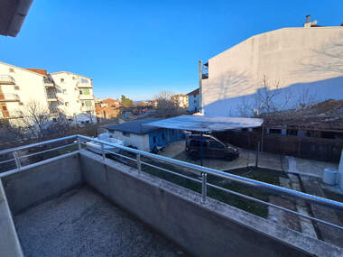 For sale - Floor of a house in Lozenec,  Iambol