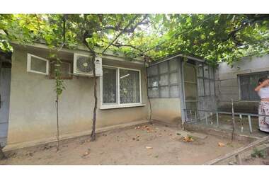 Продажба - Къща в Аксаково,  Варна