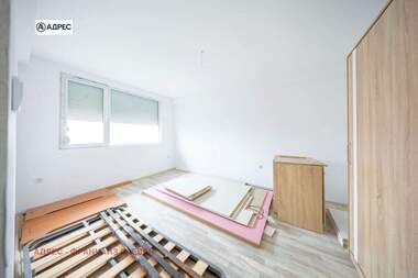 Vânzare - Apartament în Mladost,  Lovece