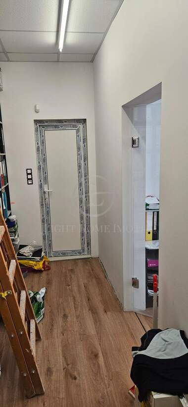 For sale - Office in Iujen,  Plovdiv