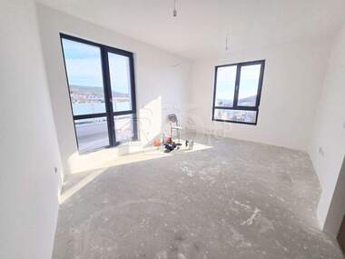 Vânzare - Apartament în Vinița,  Varna