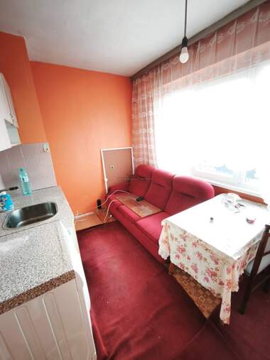 Vânzare - Apartament în Iztok,  Pernik
