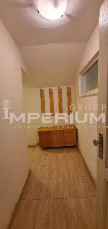 Închiriere - Apartament în Okrăjna bolnița - Generali,  Varna