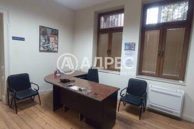 Ενοίκιο - Γραφείο σε Център,  Пловдив