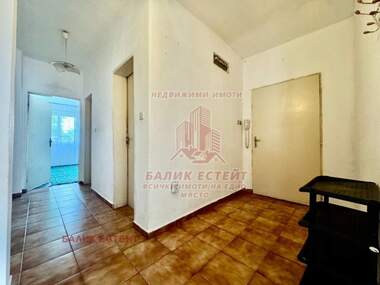 For sale - Apartment in Center,  Dobrich