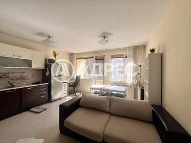 Închiriere - Apartament în Center,  Sofia
