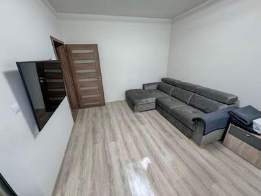 Închiriere - Apartament în Lazur,  Burgas