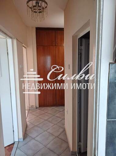 Продажба - Апартамент във Вароша,  Търговище