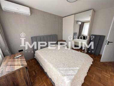Închiriere - Apartament în Center,  Varna