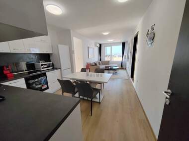 Închiriere - Apartament în Lazur,  Burgas