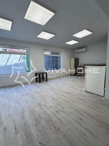 For sale - Store/Office/Storage/Beauty saloon/Venue/Dental office in Center,  Varna