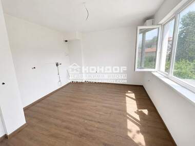 Vânzare - Apartament în Hristo Smirnenski,  Plovdiv