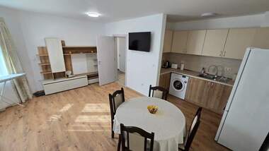 Închiriere - Apartament în Lazur,  Burgas