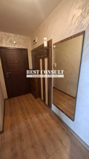 Închiriere - Apartament în Center,  Ruse