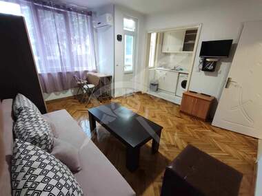 Închiriere - Apartament în Okrăjna bolnița - Generali,  Varna