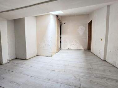 Vânzare - Apartament în Center,  Varna