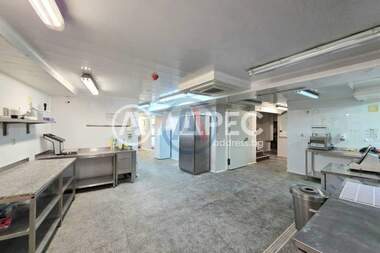 For sale - Store in Vitosha,  Sofia