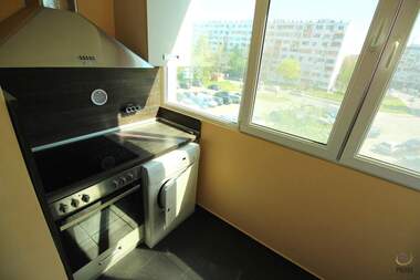 Închiriere - Apartament în Izgrev,  Burgas
