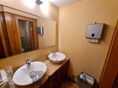 Vânzare - Salon de frumusețe/Birou/Restaurant/Cabinet de stomatologie în Center,  Ruse