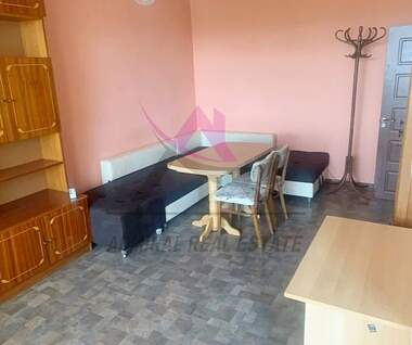 Închiriere - Apartament în Center,  Varna