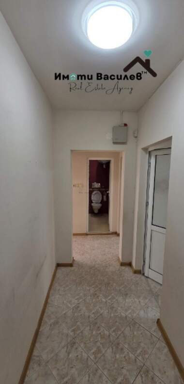 Vânzare - Apartament în Iztok,  Pernik